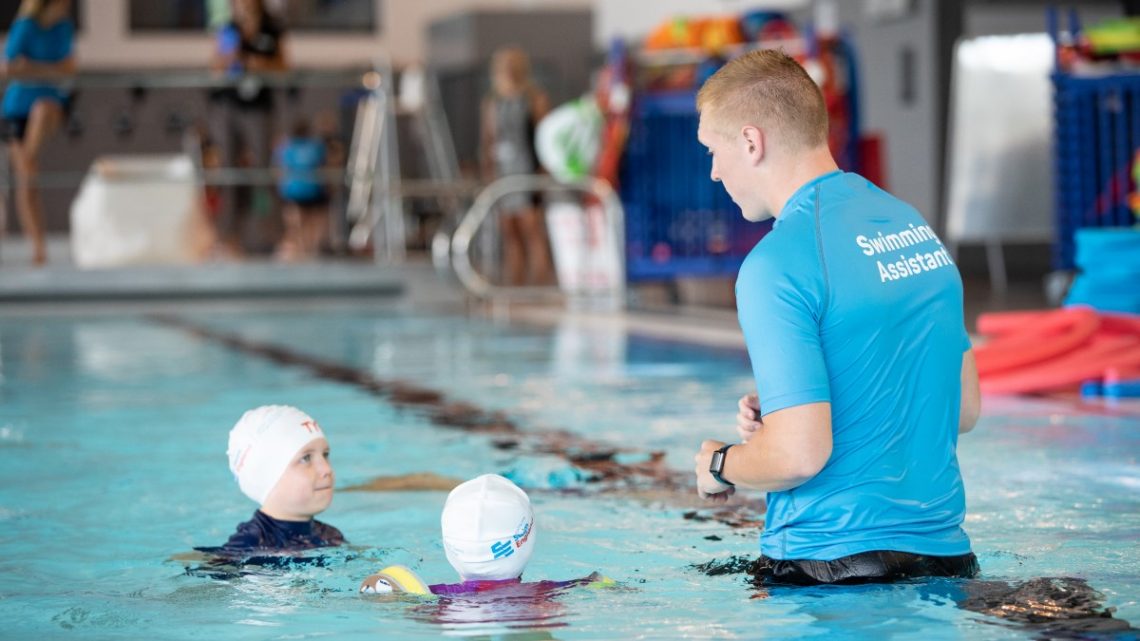 minimum lap pool size